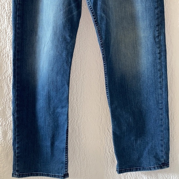 CALVIN KLEIN JEANS Men's Relaxed Straight-Fit Jeans - Picture 4 of 13